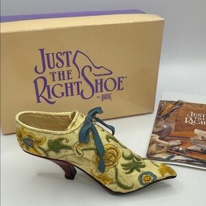 Just The Right Shoe by Raine “Brocade Court” Item 25002 Made in Thailand